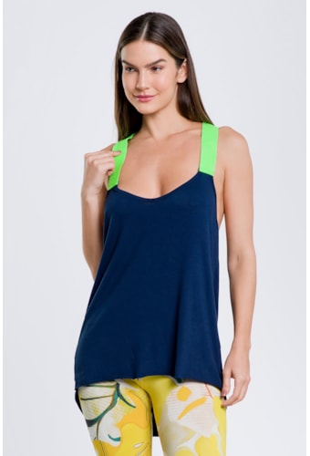 Camiseta Indecense Marinho Traços